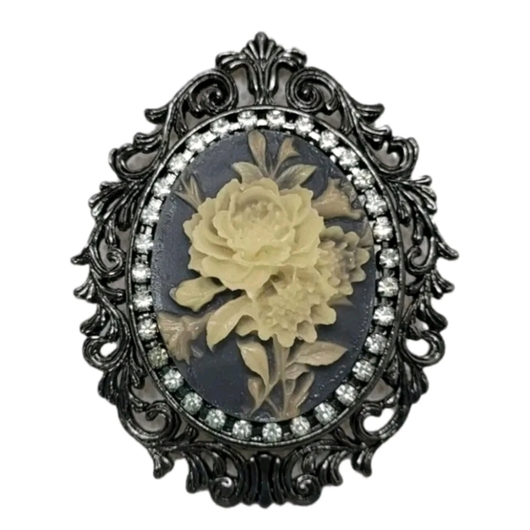 Jewelry - Vtg Style Flower Cameo Brooch Metal Filigree Carved Noblesse Collection 2003 New